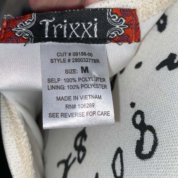 Beautiful off white with flecks of gold dress - Picture 4 of 6